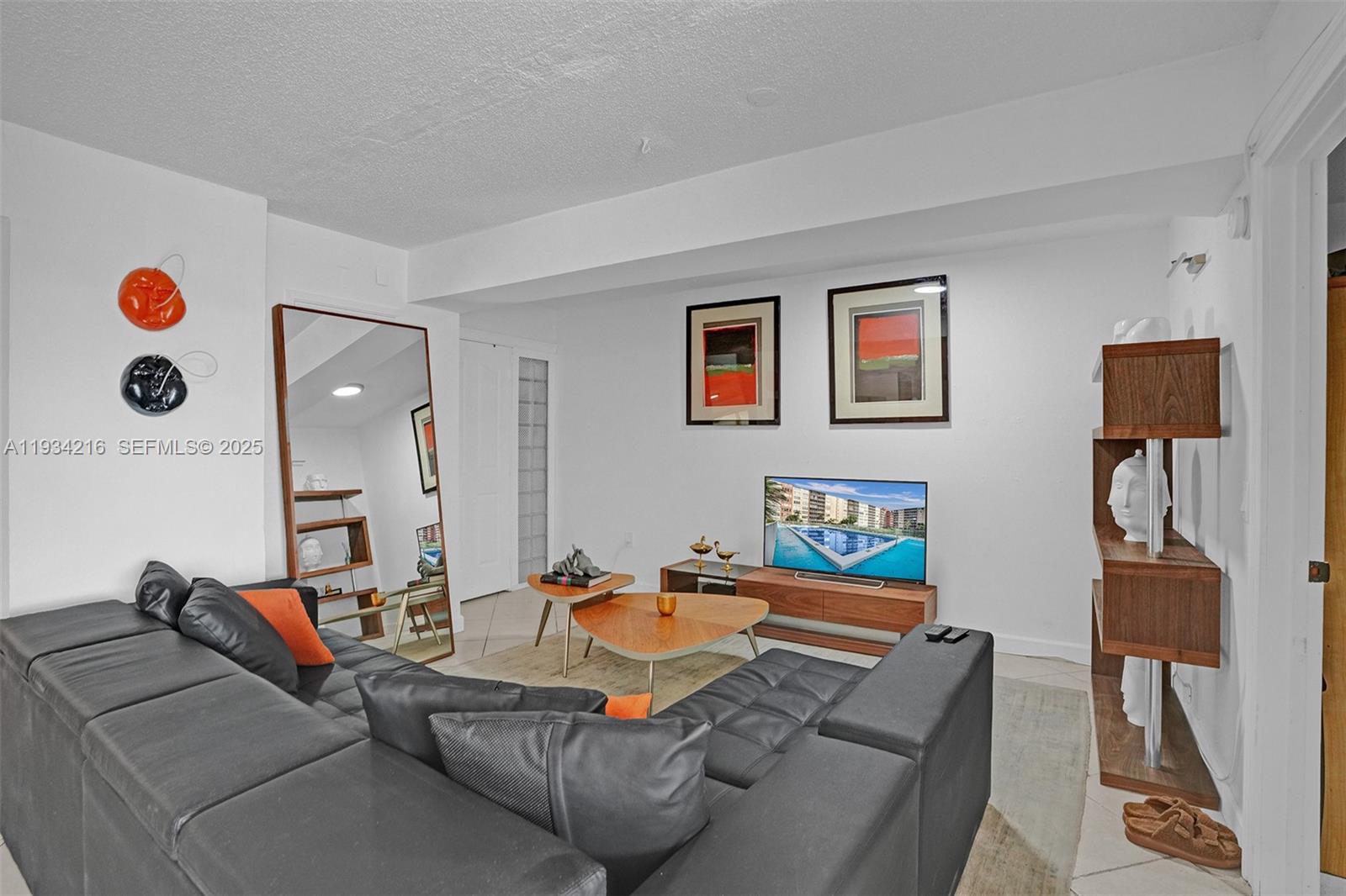 JADE WINDS GROUP - - Residential