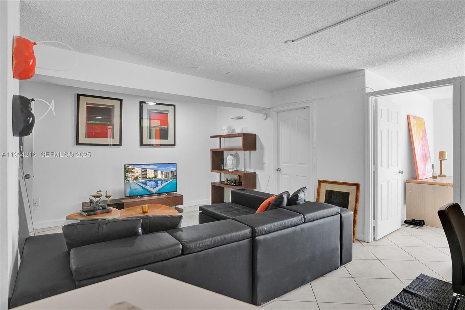 JADE WINDS GROUP - - Residential