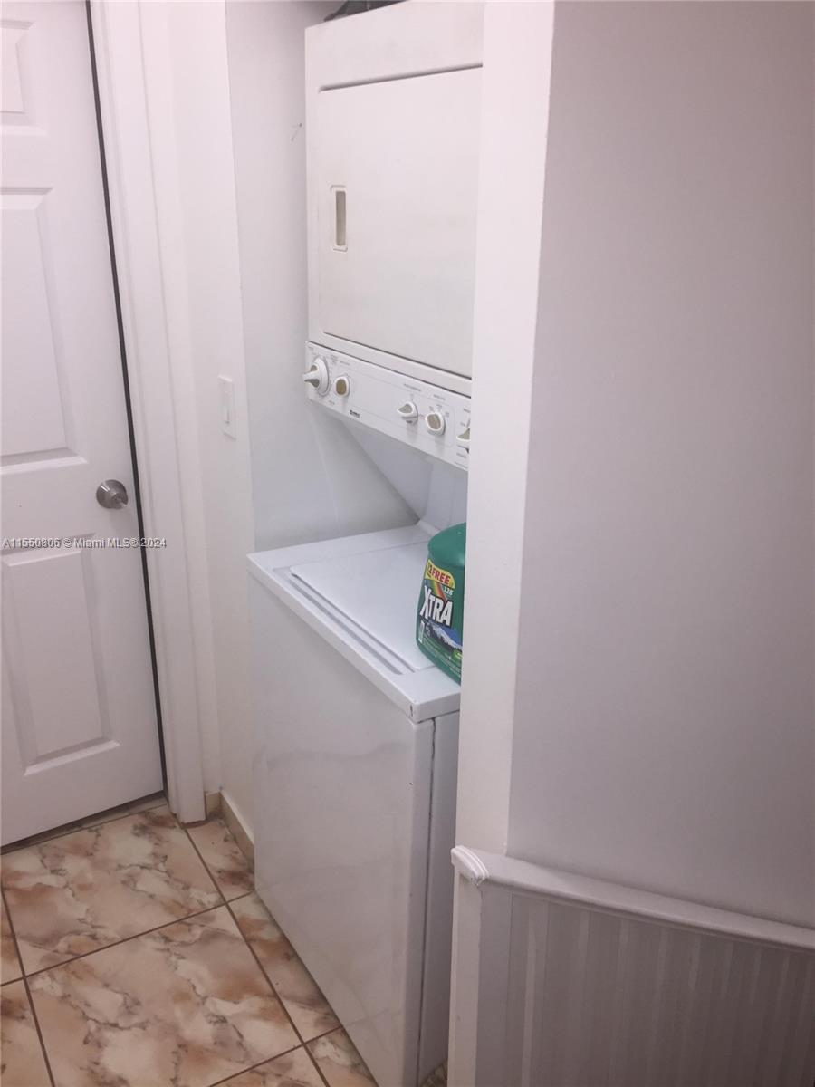 16700 CONDO - Residential Lease