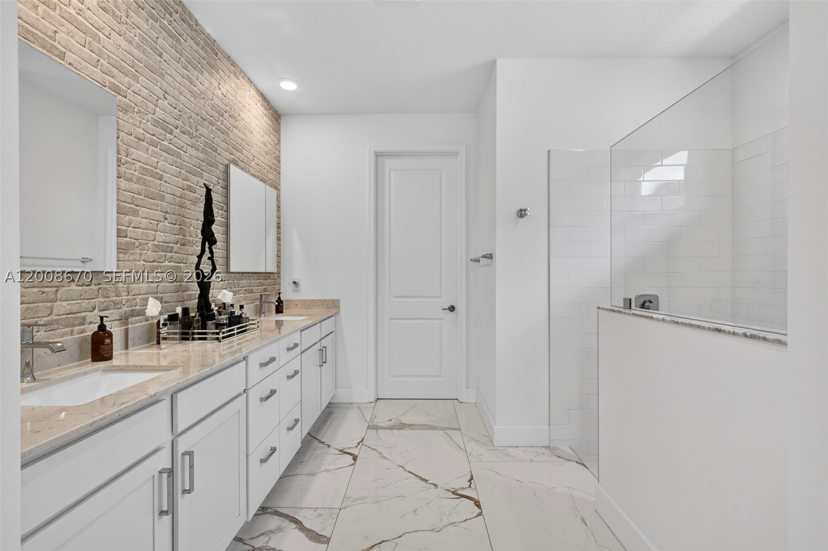 IBIS GOLF AND COUNTRY CLUB - Residential