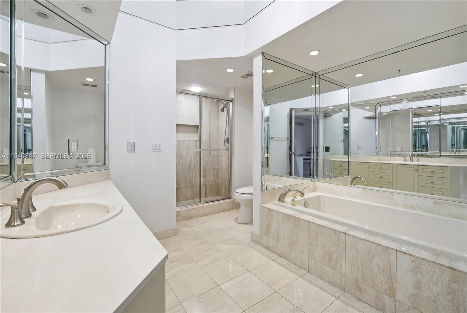 1000 ISL BLVD WILLIAMS IS - Residential