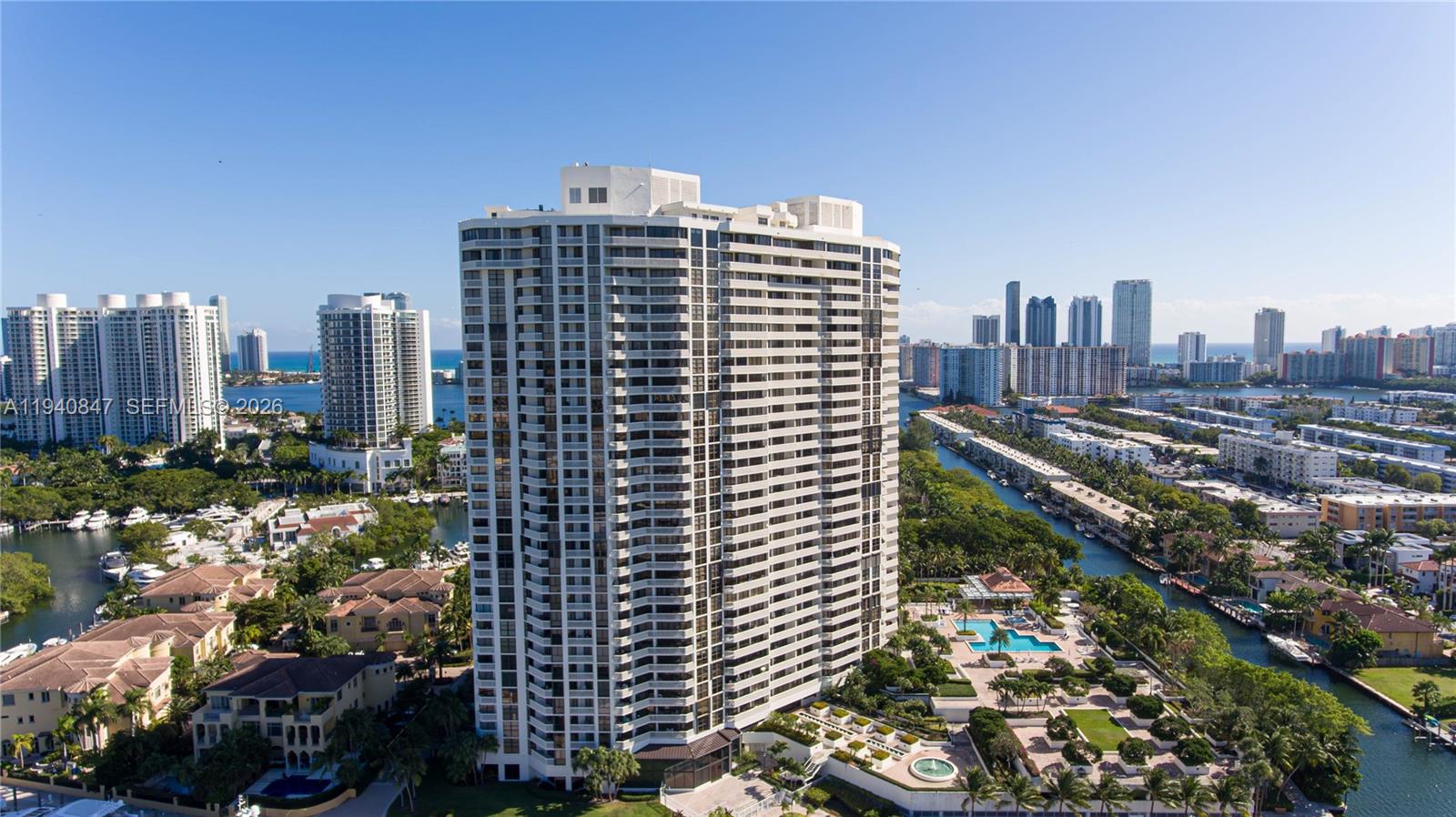 1000 ISL BLVD WILLIAMS IS - Residential