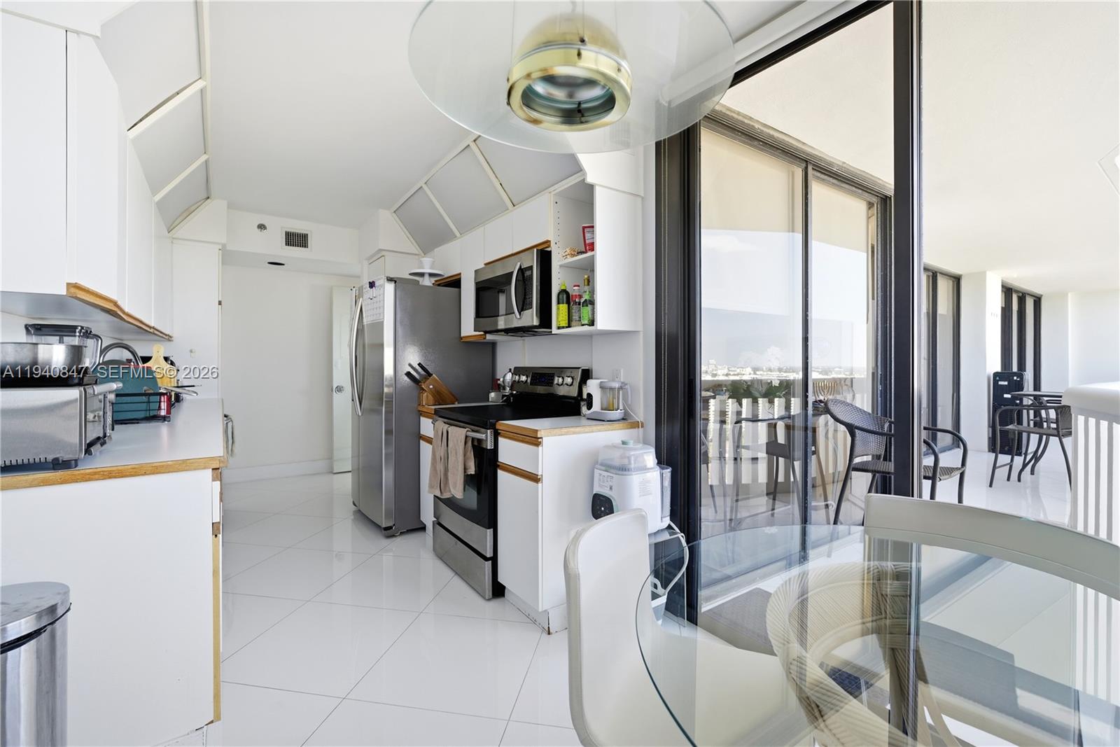 1000 ISL BLVD WILLIAMS IS - Residential