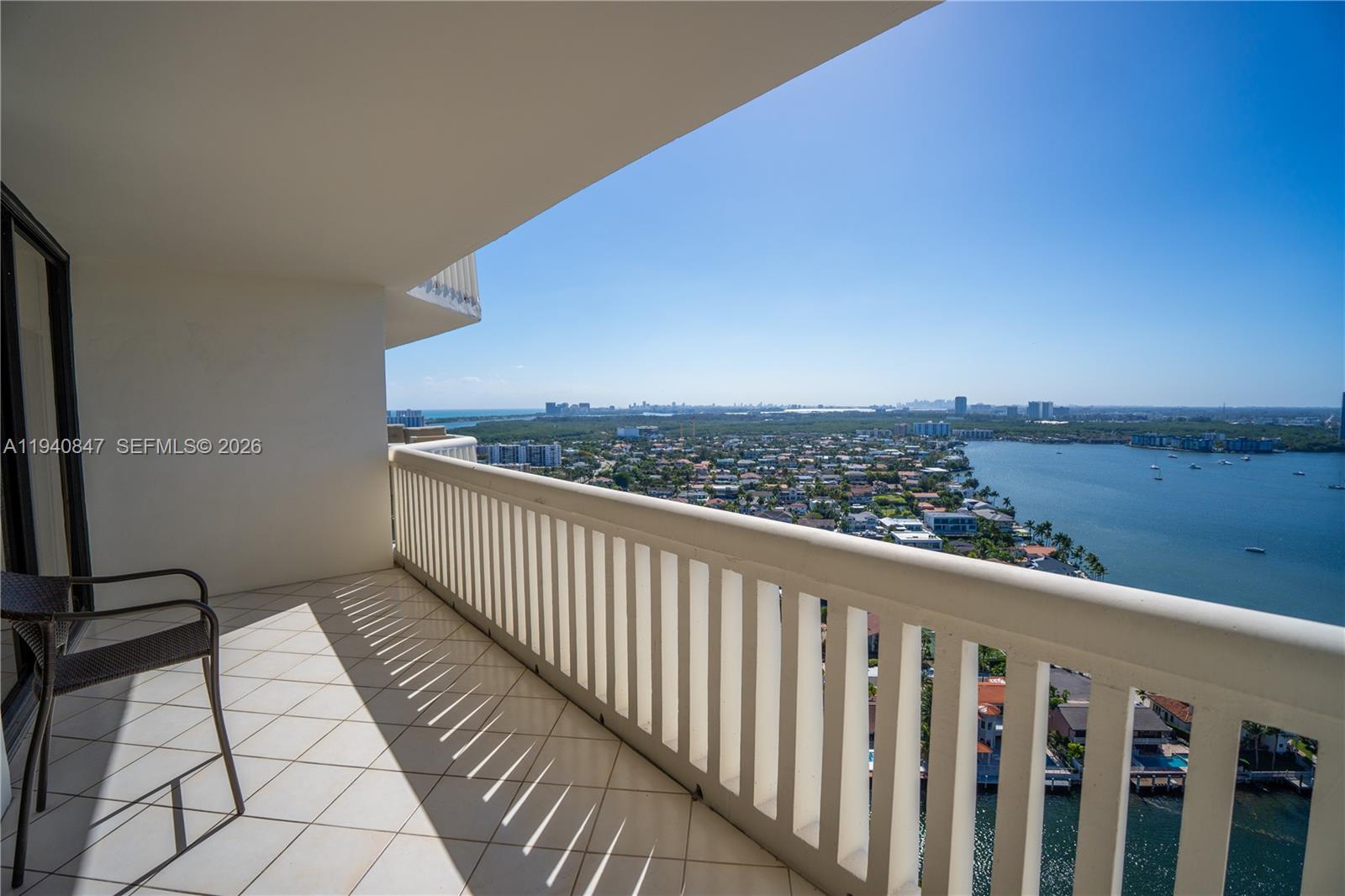 1000 ISL BLVD WILLIAMS IS - Residential