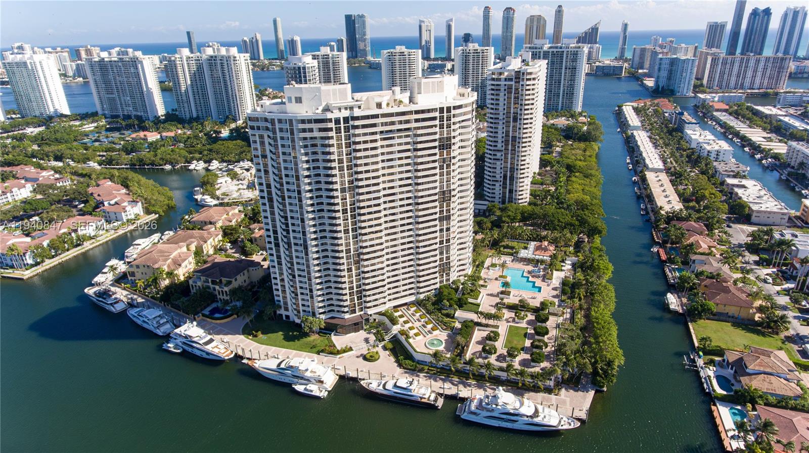 1000 ISL BLVD WILLIAMS IS - Residential