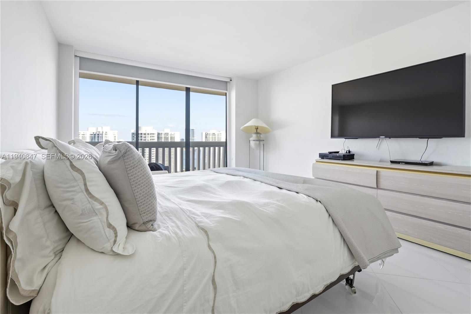1000 ISL BLVD WILLIAMS IS - Residential
