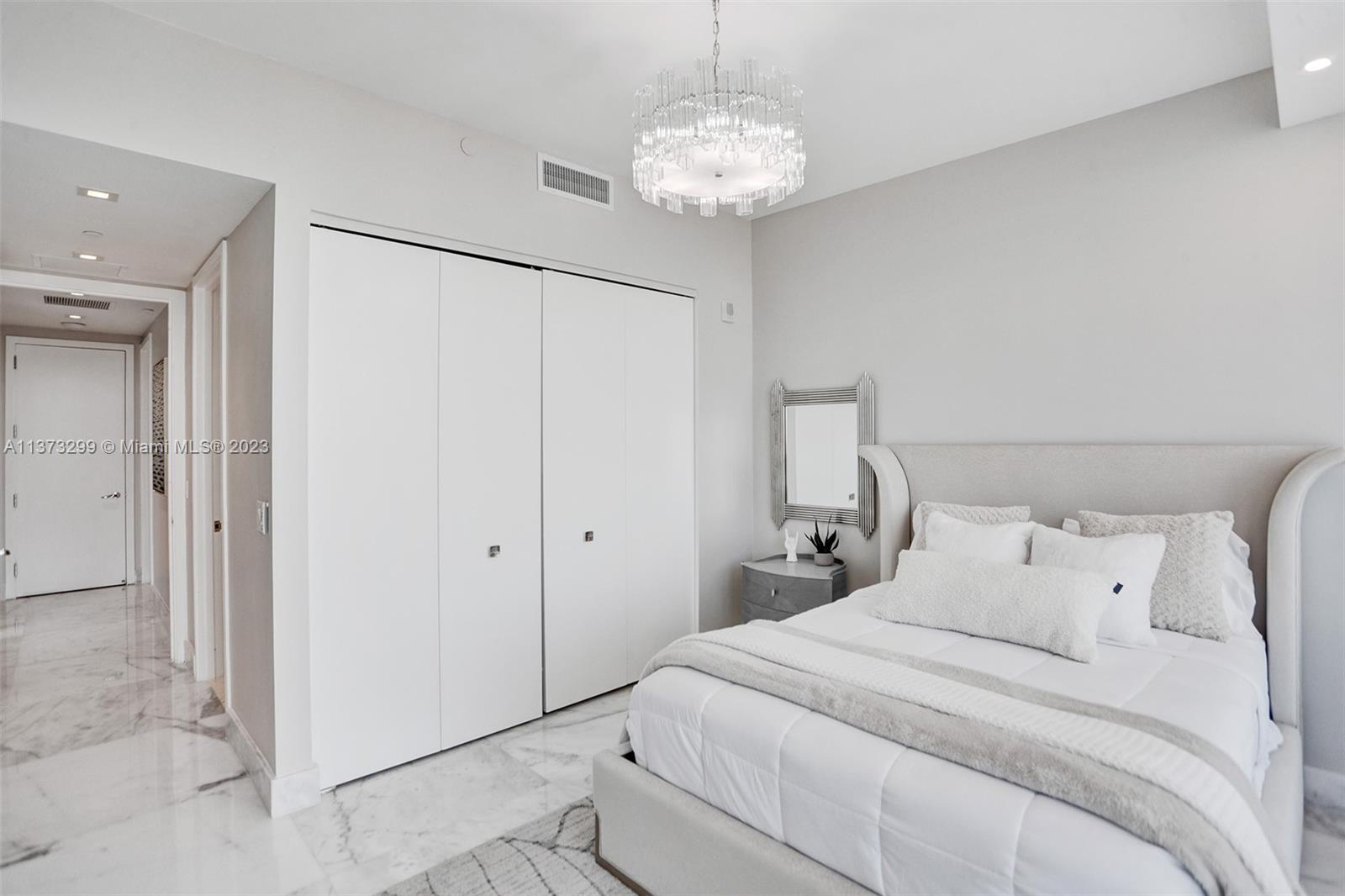 JADE SIGNATURE CONDO - Residential