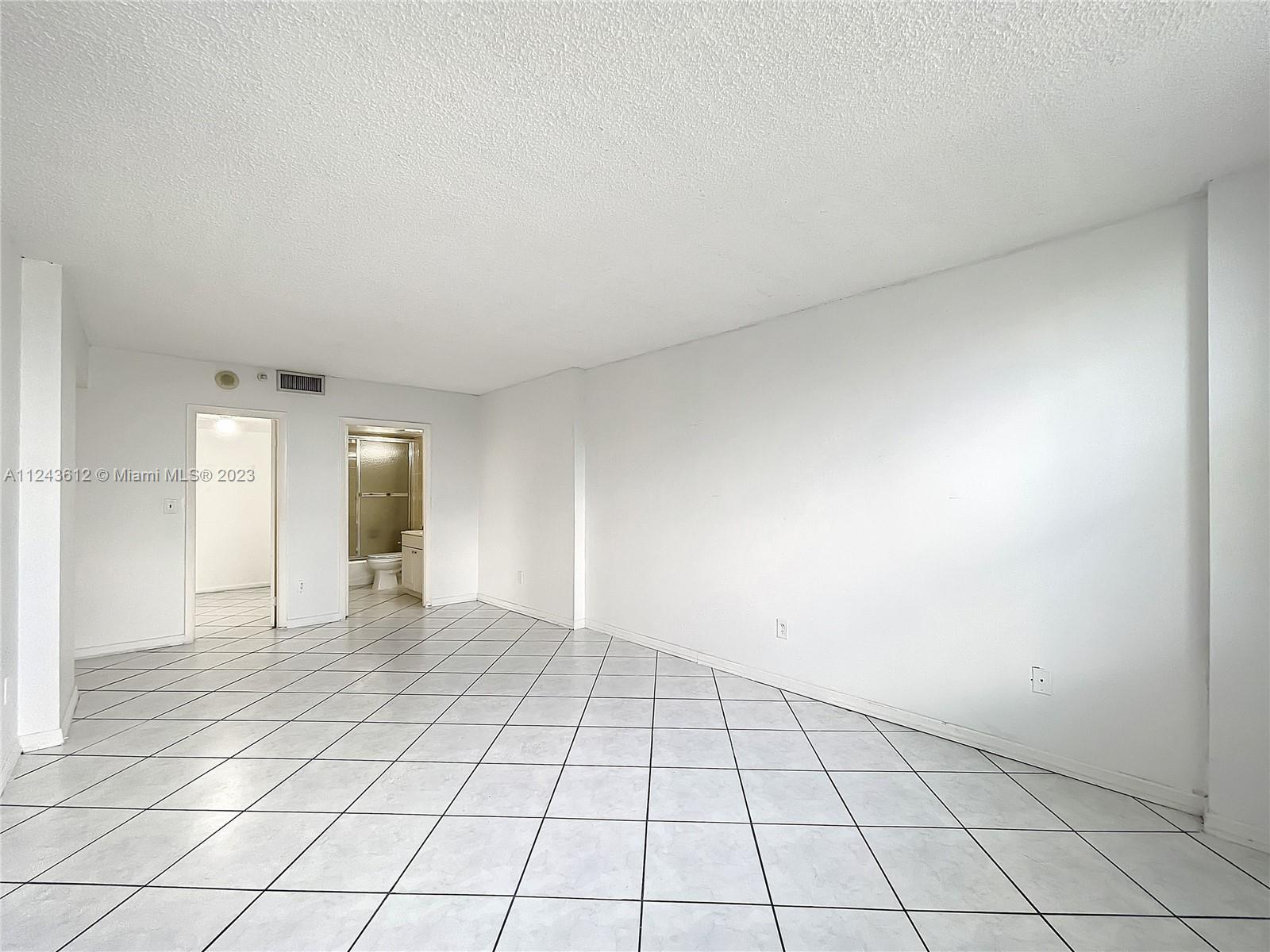 GREENWICH PH I CONDO - Residential