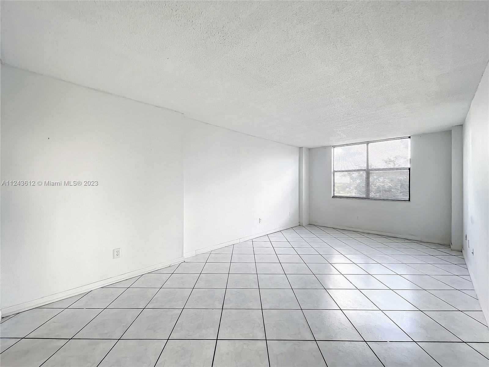 GREENWICH PH I CONDO - Residential