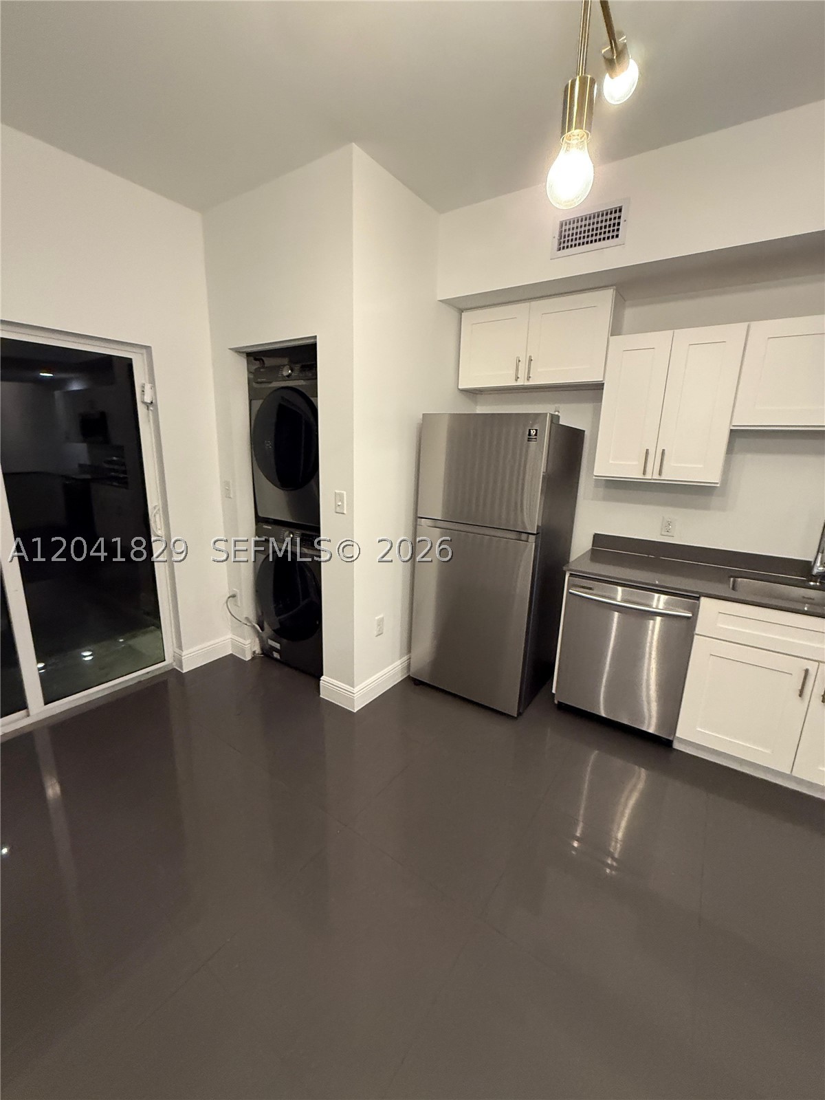 RAILWAY SHOPS ADDN 2ND AM - Residential Lease