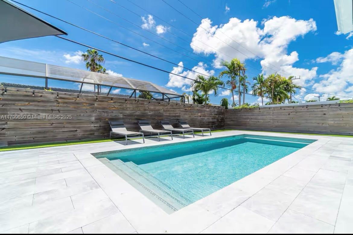 GREYKNOLL ESTATES - Residential Lease
