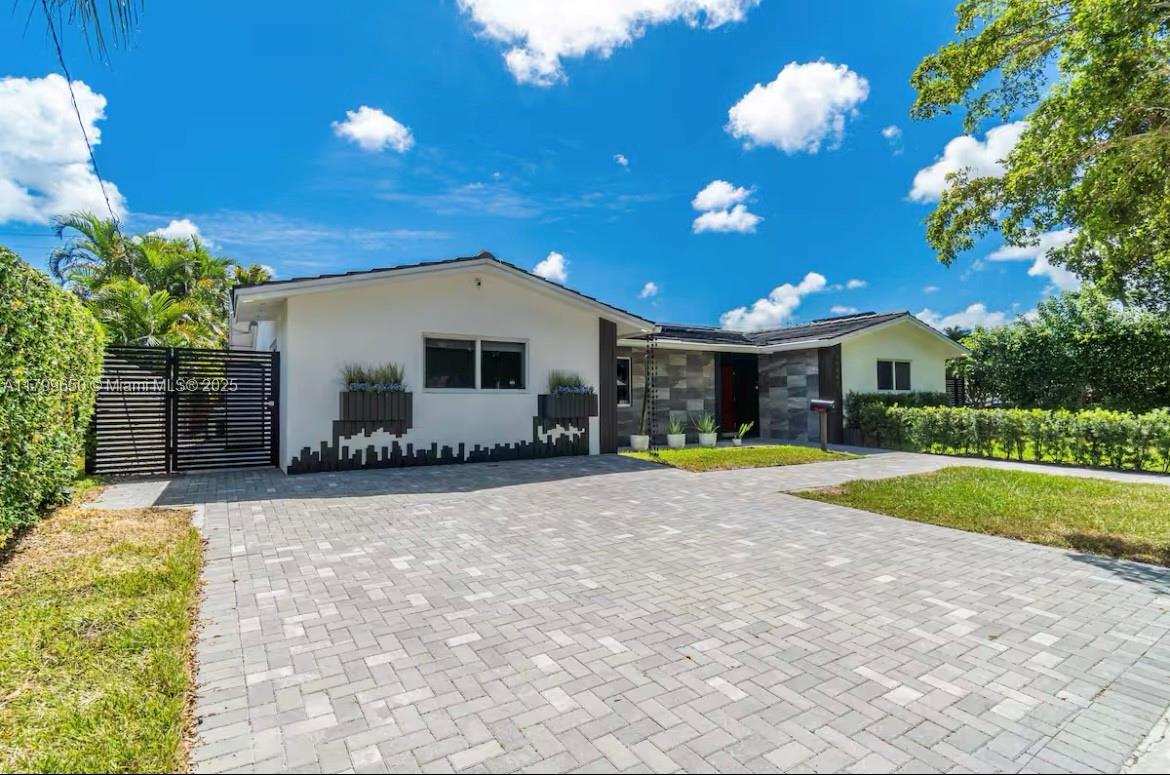 GREYKNOLL ESTATES - Residential Lease