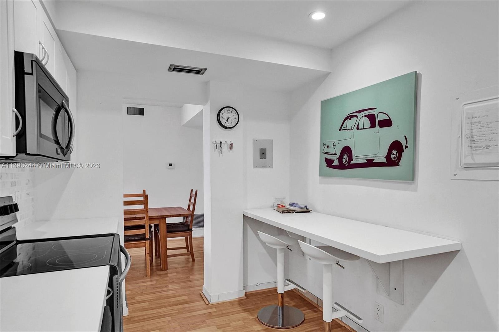 LONDON TOWERS CONDO - Residential Lease