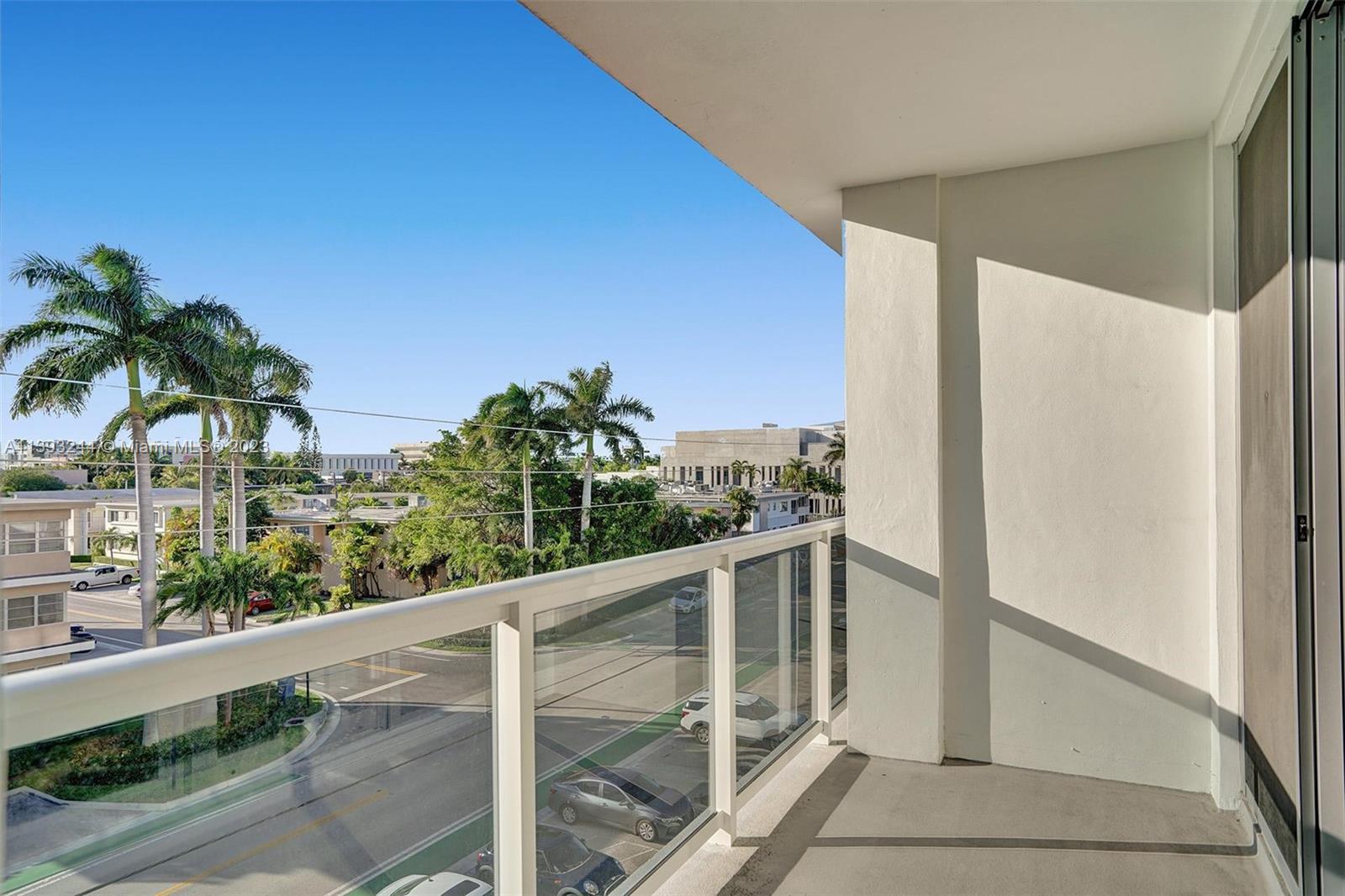 LONDON TOWERS CONDO - Residential Lease