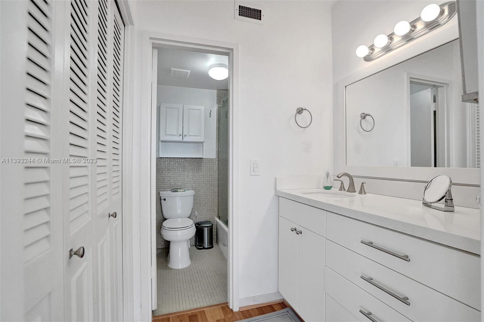 LONDON TOWERS CONDO - Residential Lease