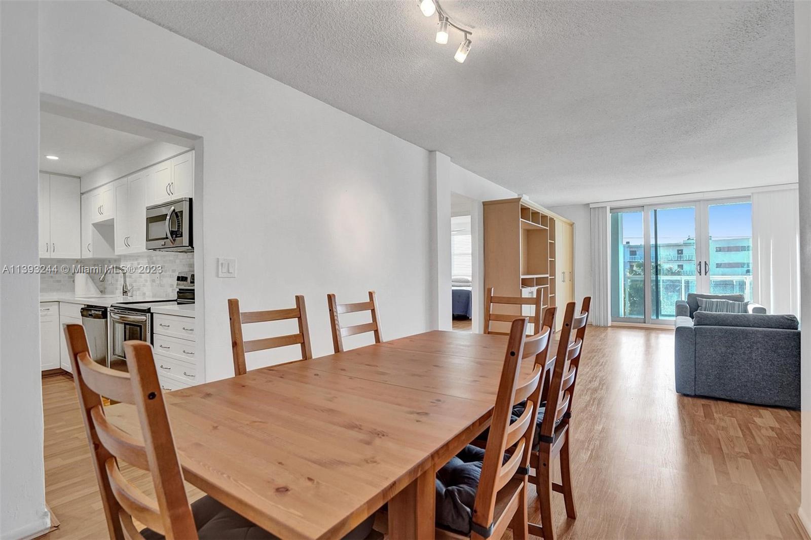 LONDON TOWERS CONDO - Residential Lease