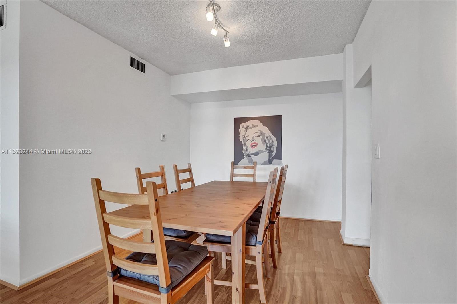LONDON TOWERS CONDO - Residential Lease