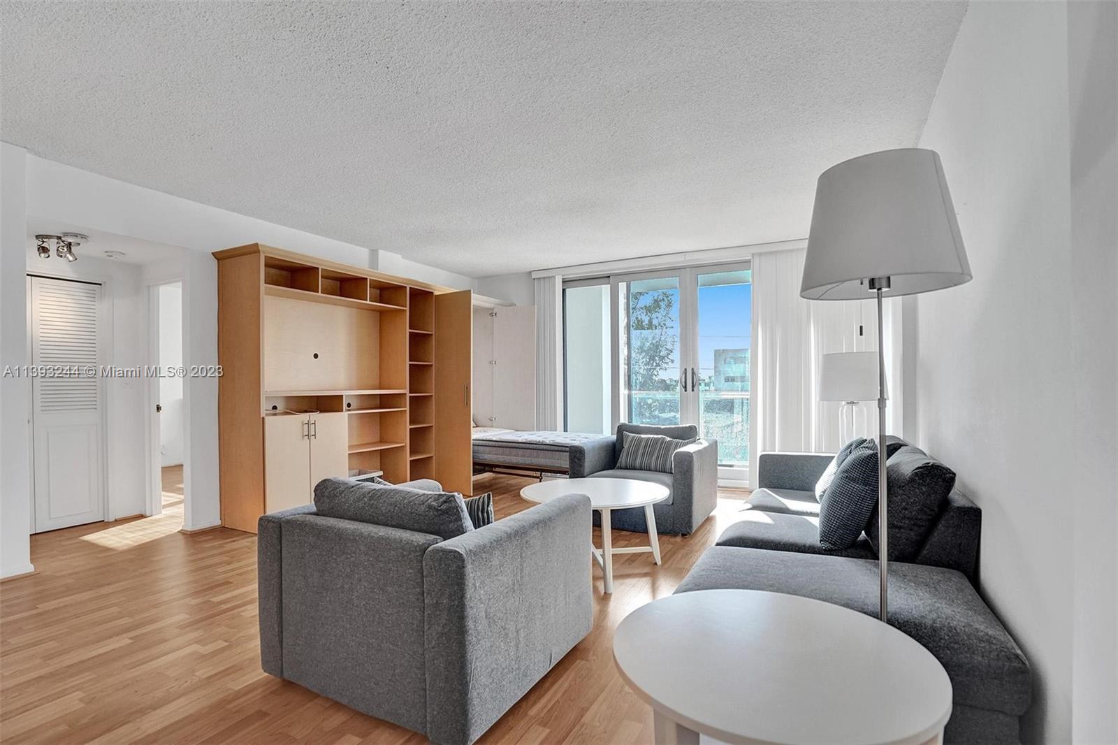 LONDON TOWERS CONDO - Residential Lease
