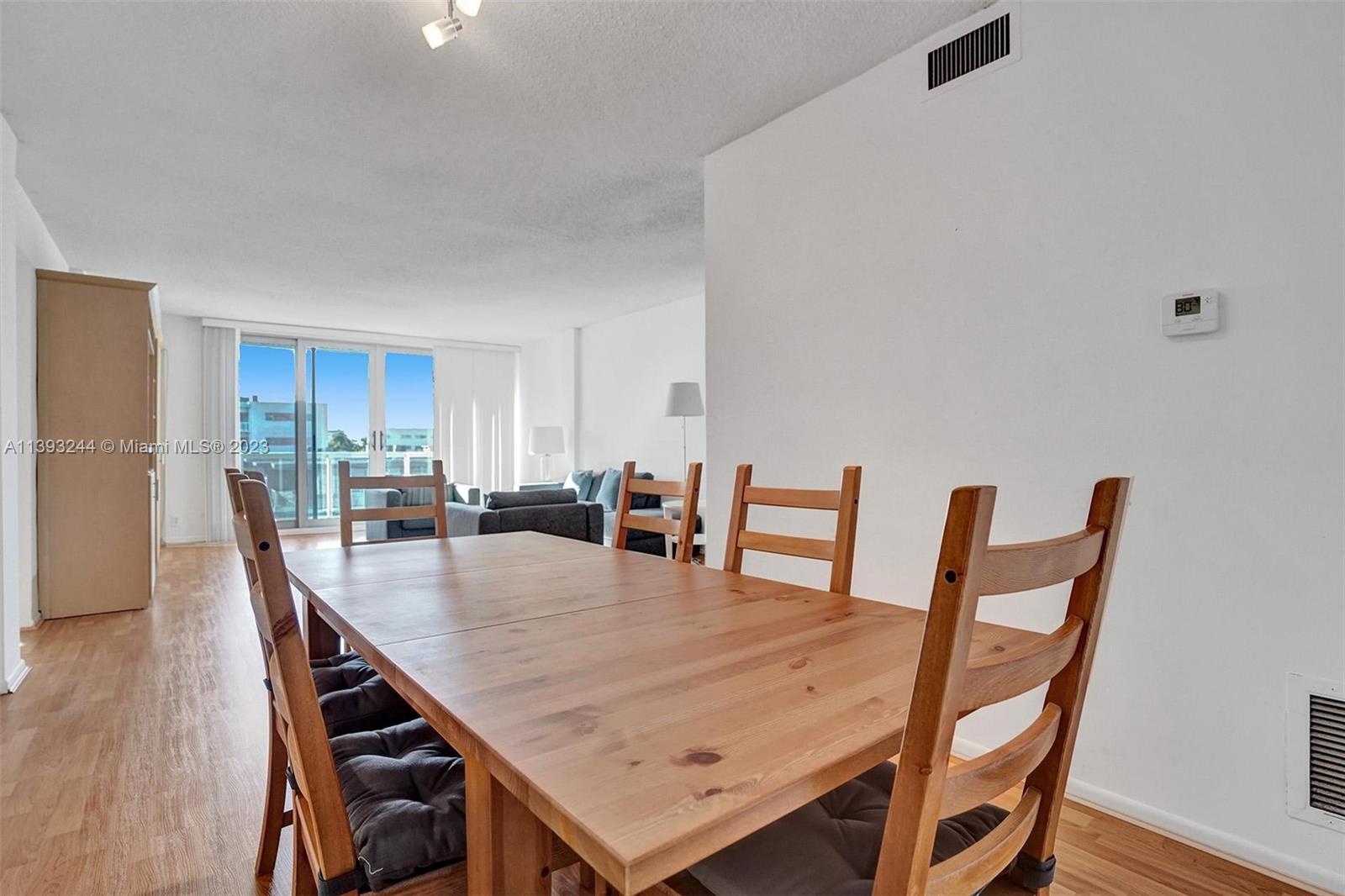 LONDON TOWERS CONDO - Residential Lease