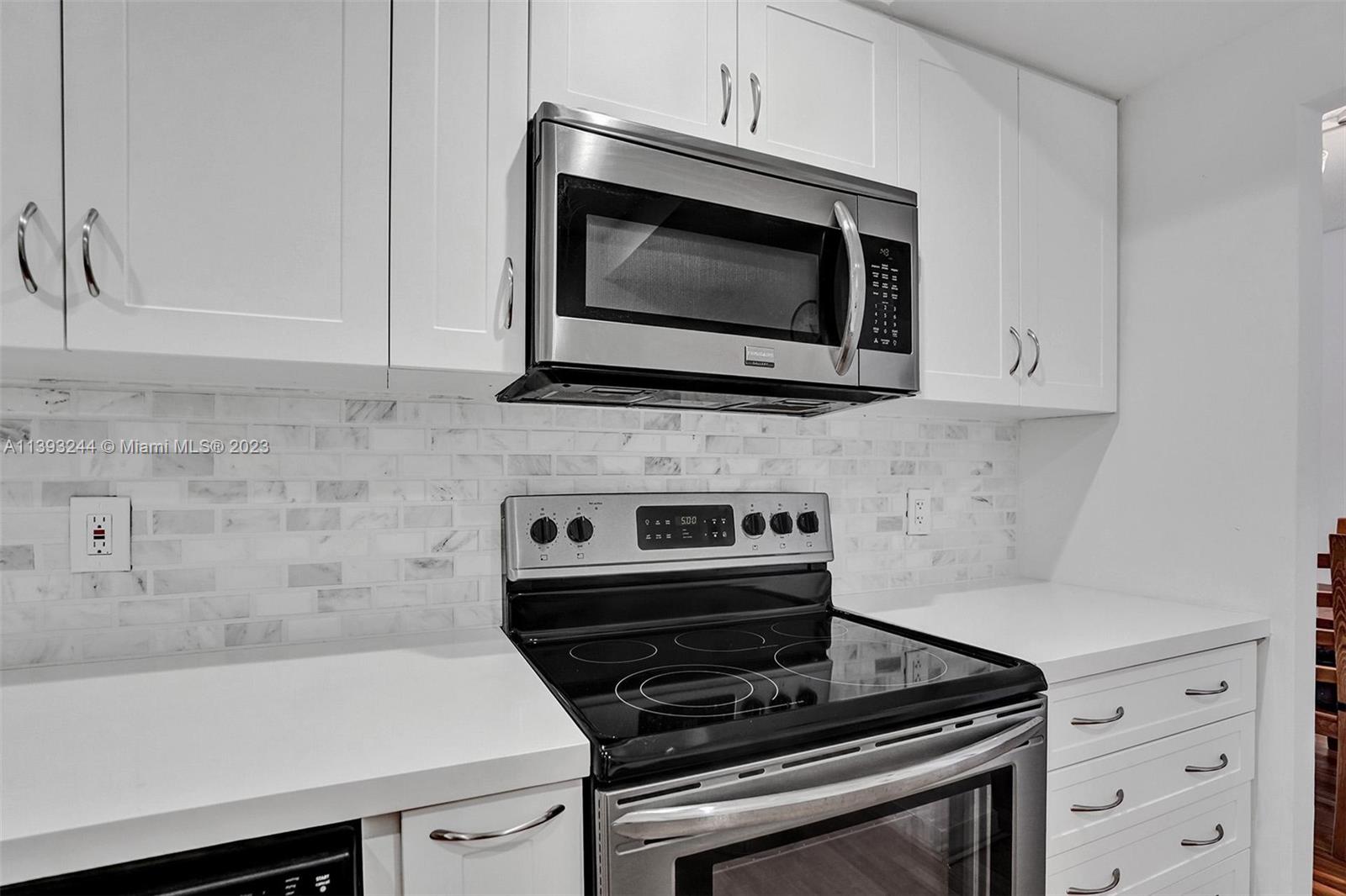LONDON TOWERS CONDO - Residential Lease