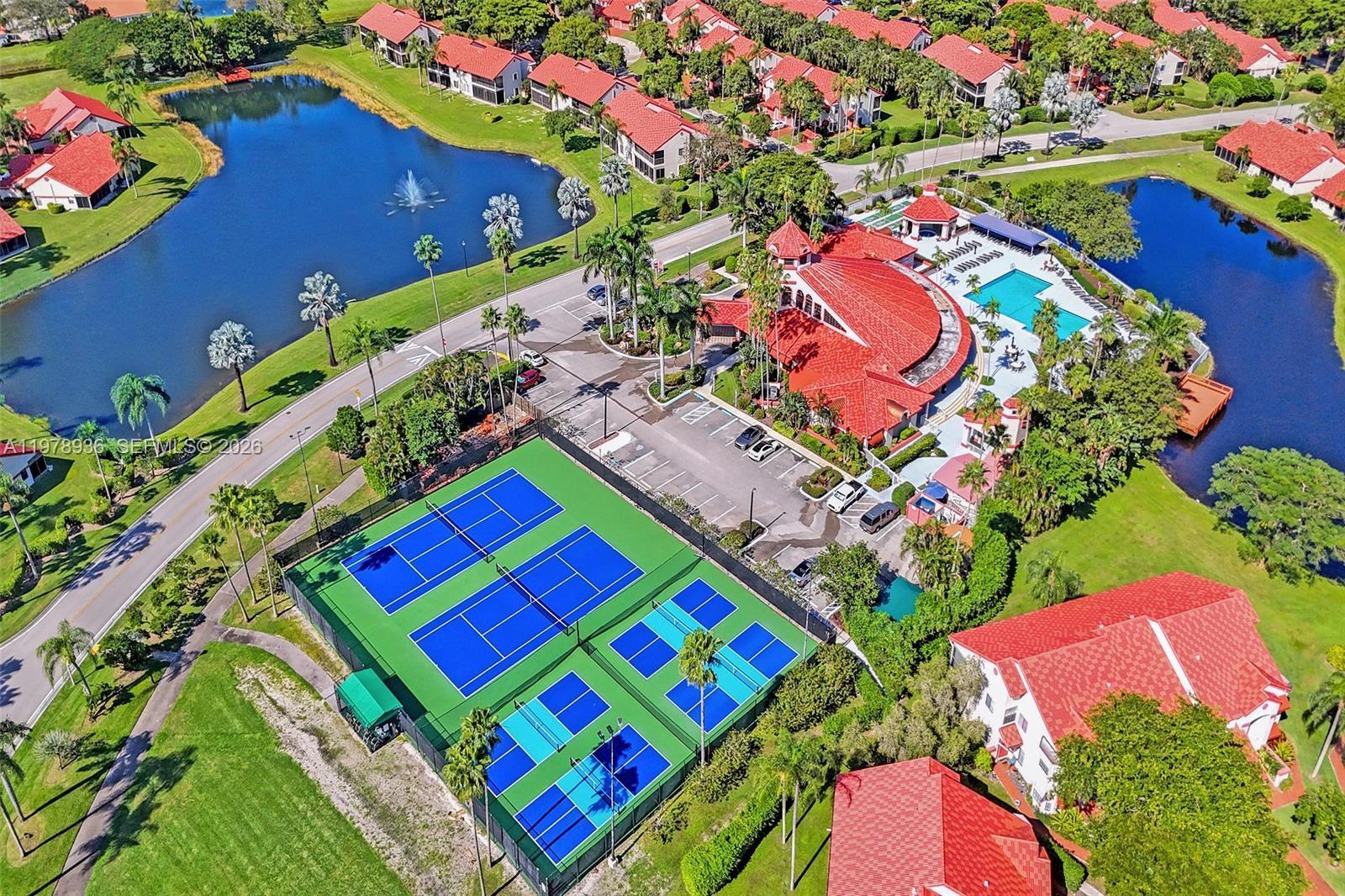 LEXINGTON CLUB - Residential