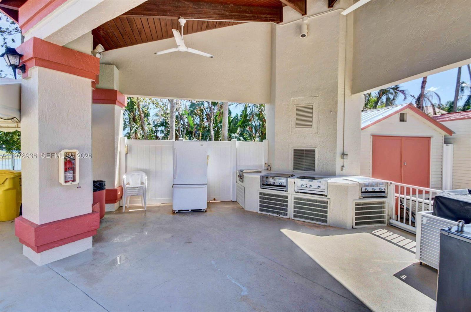 LEXINGTON CLUB - Residential
