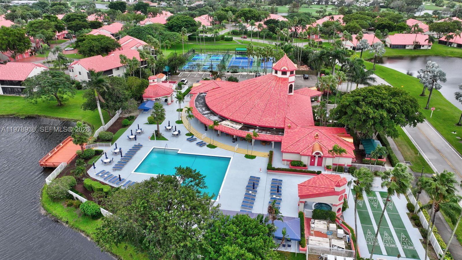 LEXINGTON CLUB - Residential