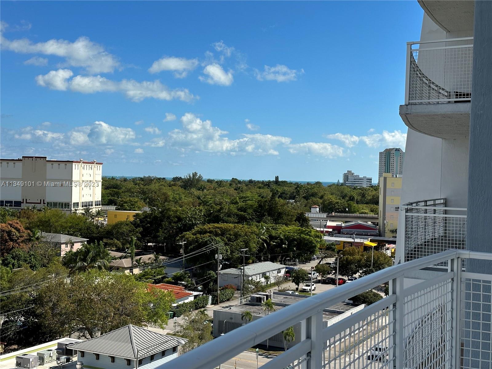 GATEWAY TO THE GROVE COND - Residential Lease