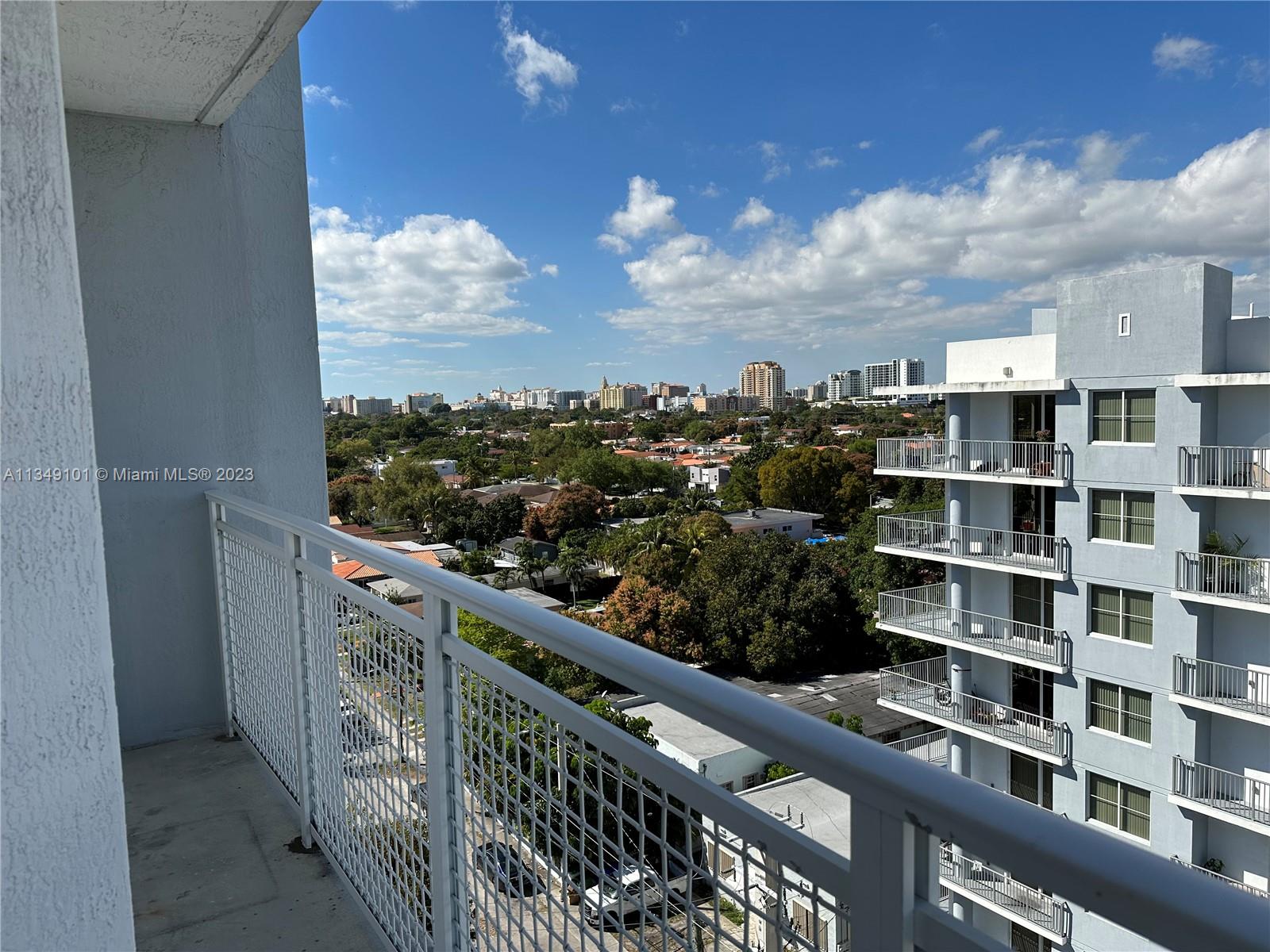 GATEWAY TO THE GROVE COND - Residential Lease