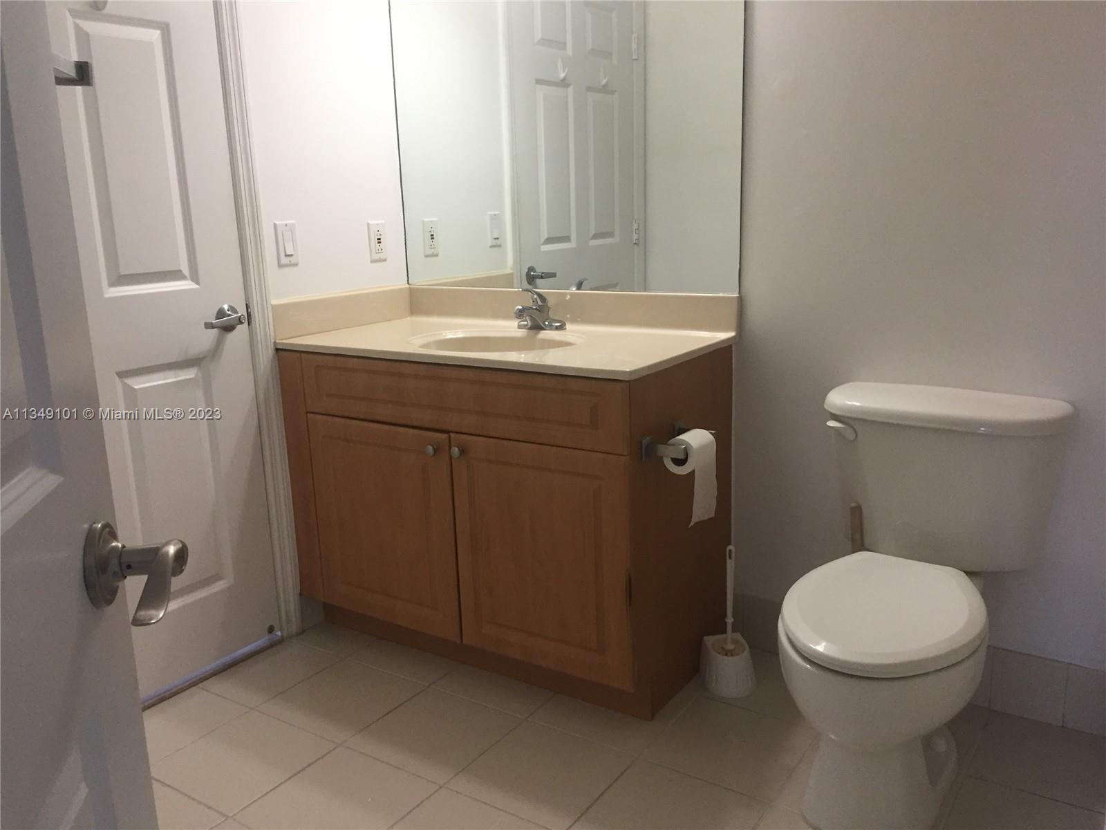 GATEWAY TO THE GROVE COND - Residential Lease