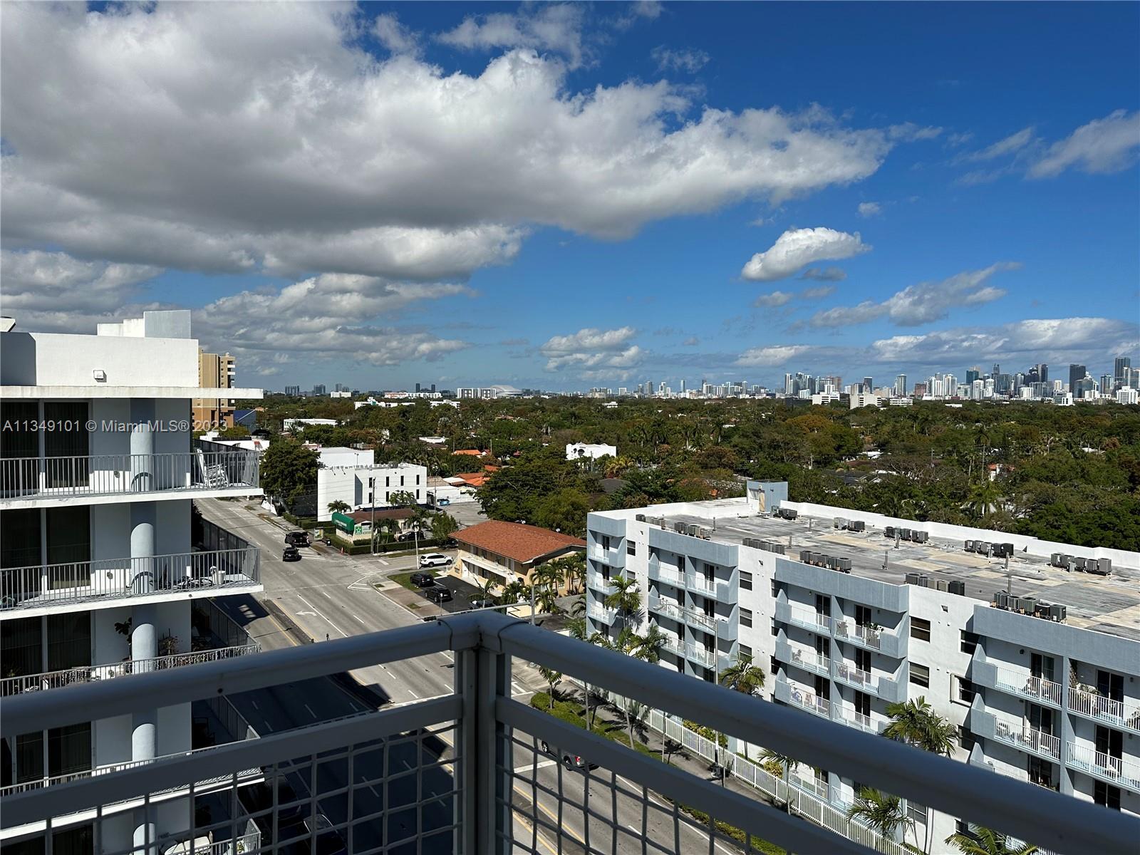 GATEWAY TO THE GROVE COND - Residential Lease
