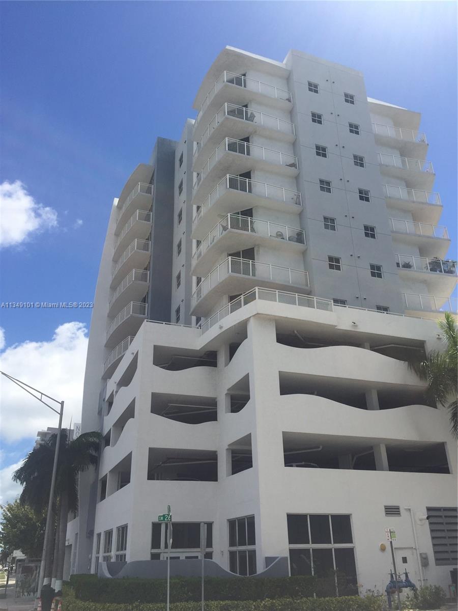 GATEWAY TO THE GROVE COND - Residential Lease