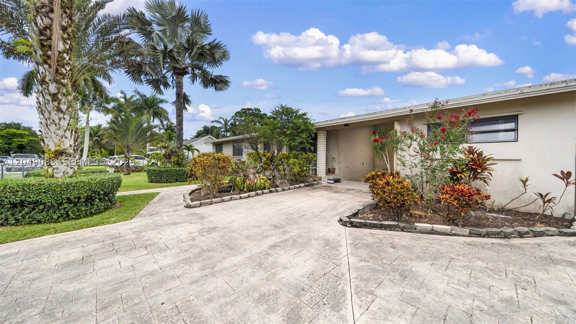PONCE DE LEON - Residential