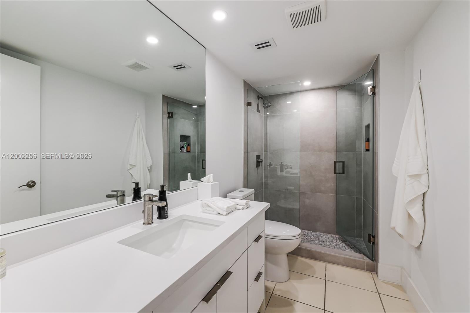 BRICKELL PLACE PHASE II C - Residential