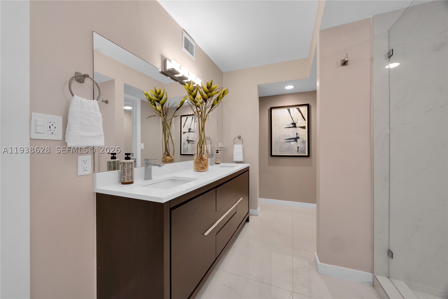 GROVE TOWERS CONDO - Residential