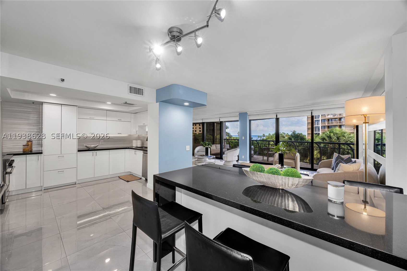 GROVE TOWERS CONDO - Residential