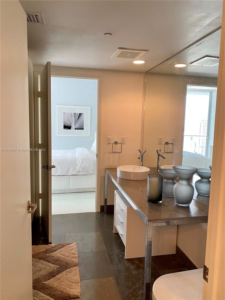 ICONBRICKELL CONDO NO 1 - Residential