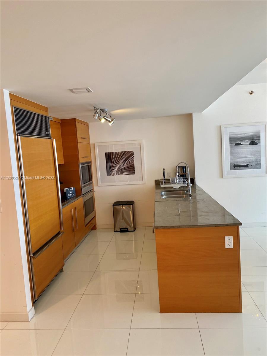 ICONBRICKELL CONDO NO 1 - Residential