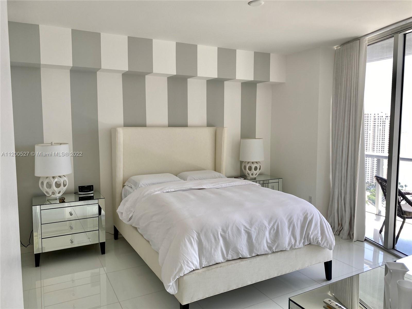 ICONBRICKELL CONDO NO 1 - Residential