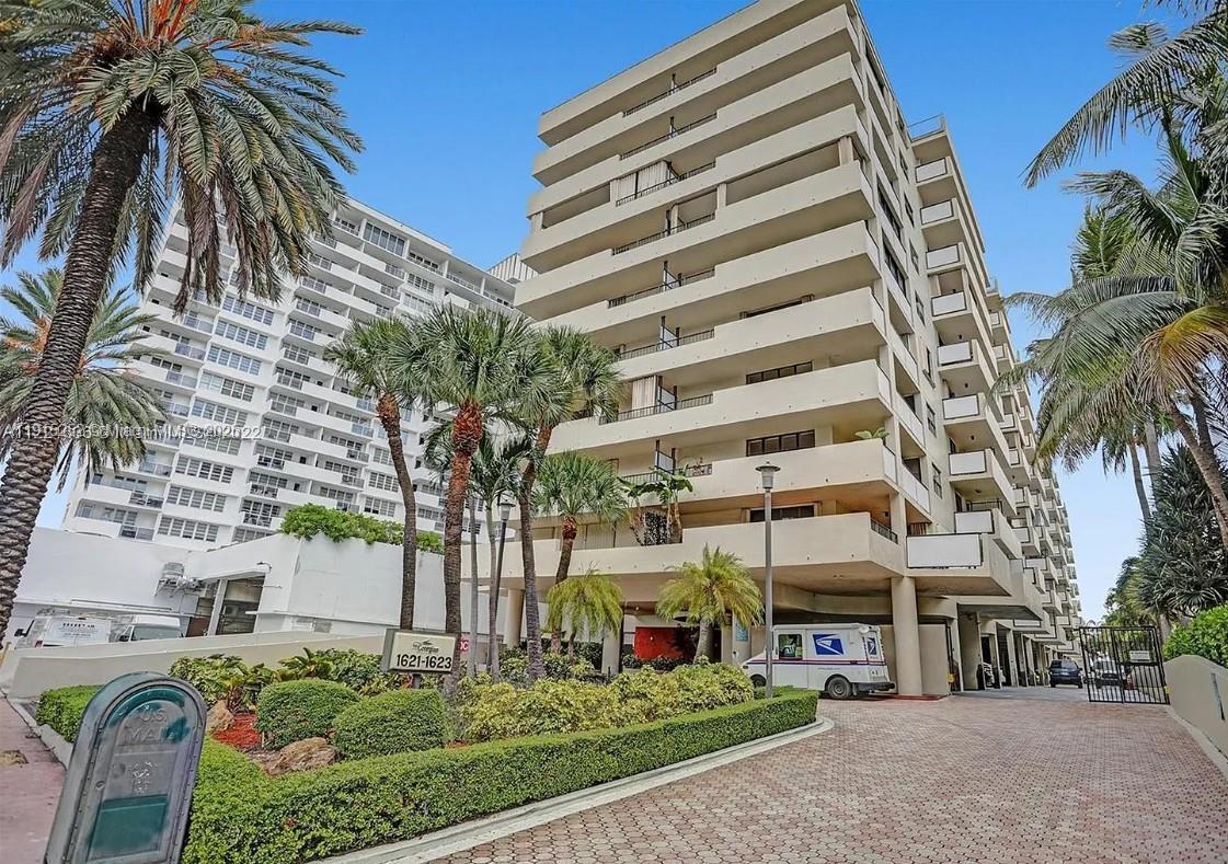 COME ENJOY LIVING AT THE GEORGIAN ON COLLINS AVE & 16 ST. LOW HOA. 2 Beds 2 baths CONDO W/PARTIAL OCEAN VIEW, TILE FLOORS, WALKING CLOSET IN MASTER ROOM, ACCORDION SHUTTERS. AC UNIT & TITAN WATER HEATER. 1 COVERED ASSIGNED PARKING NEAR ELEVATOR. We are located right next to LOWE'S HOTEL MIAMI BEACH, one block from LINCOLN RD, minutes to convention center, museums, restaurants. We have at THE GEORGIAN front desk at lobby, community pool, fitness center, activity room. AGENTS CALL LISTING AGENT FOR APPOINTMENTS. TENANT OCCUPIED 24 HOURS NOTICE NEEDED.