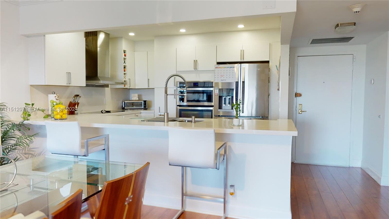 OLYMPUS CONDO PHASE - Residential