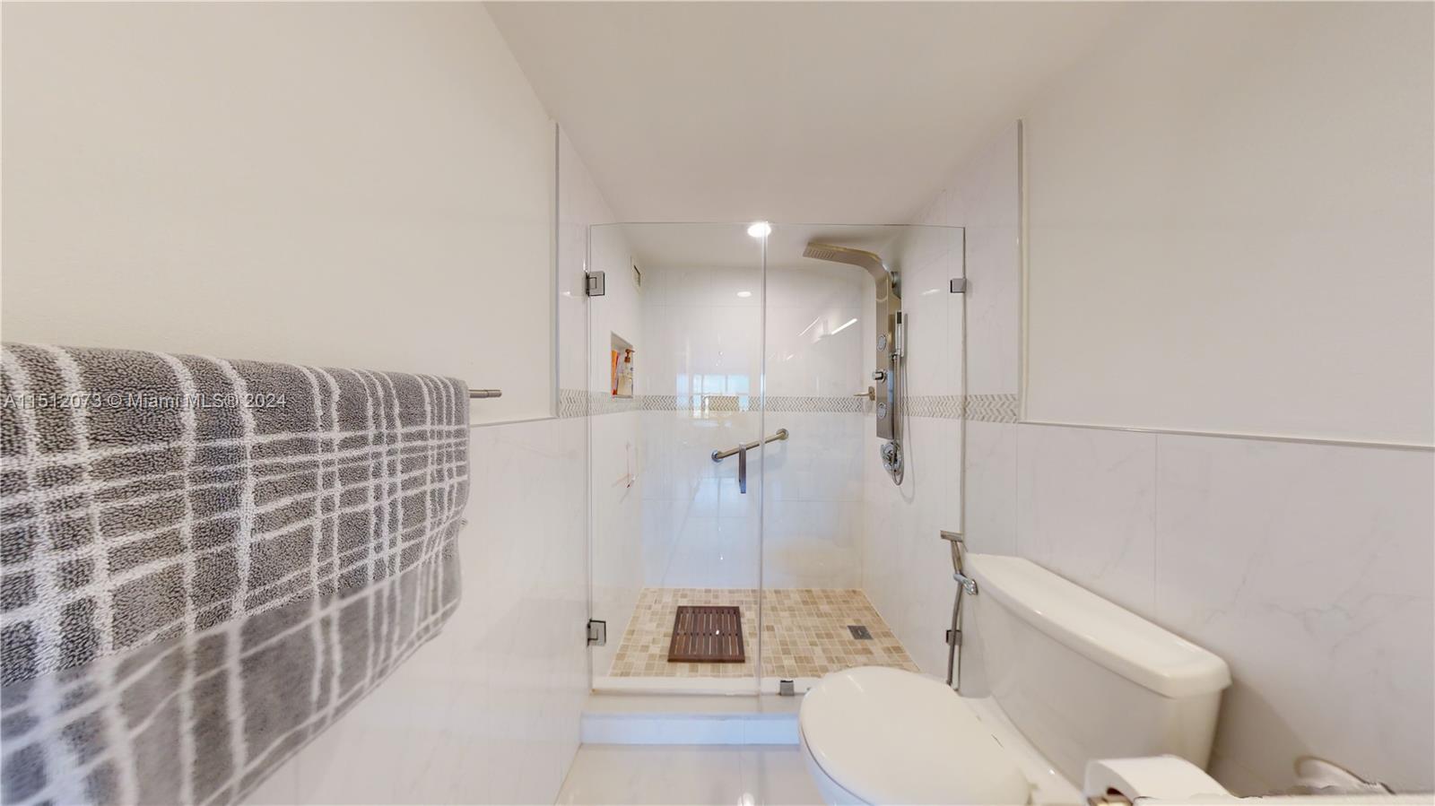 OLYMPUS CONDO PHASE - Residential