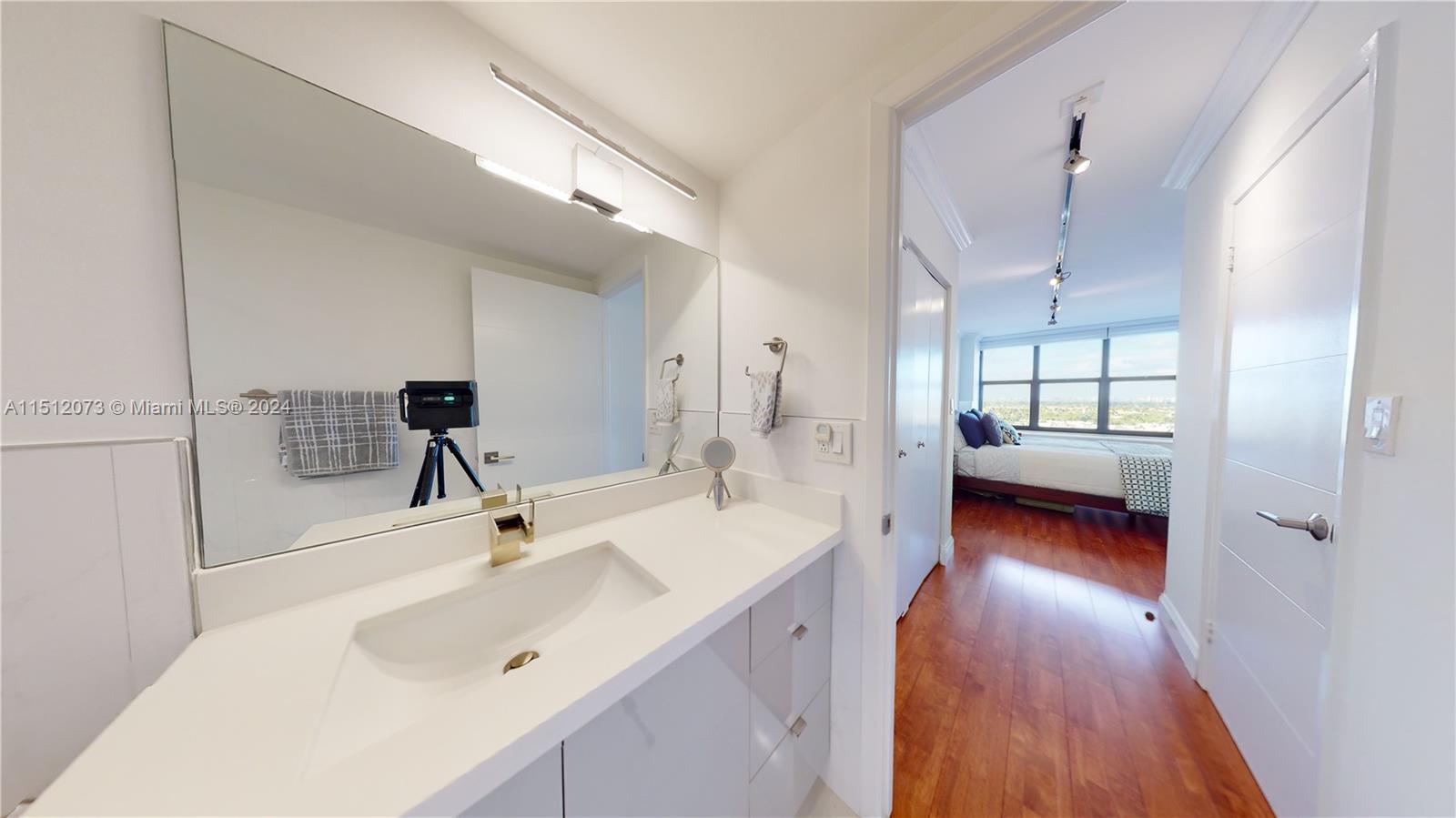 OLYMPUS CONDO PHASE - Residential