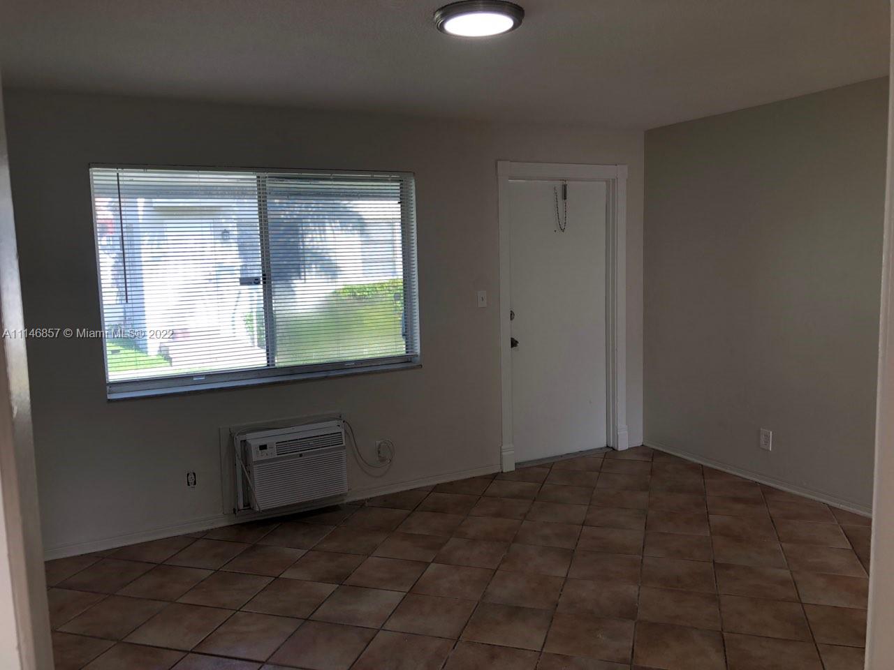 HOLLYWOOD LITTLE RANCHES - Residential Lease