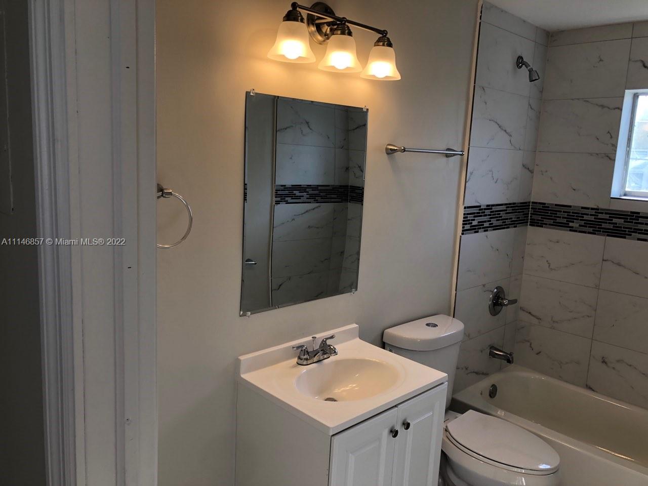 HOLLYWOOD LITTLE RANCHES - Residential Lease