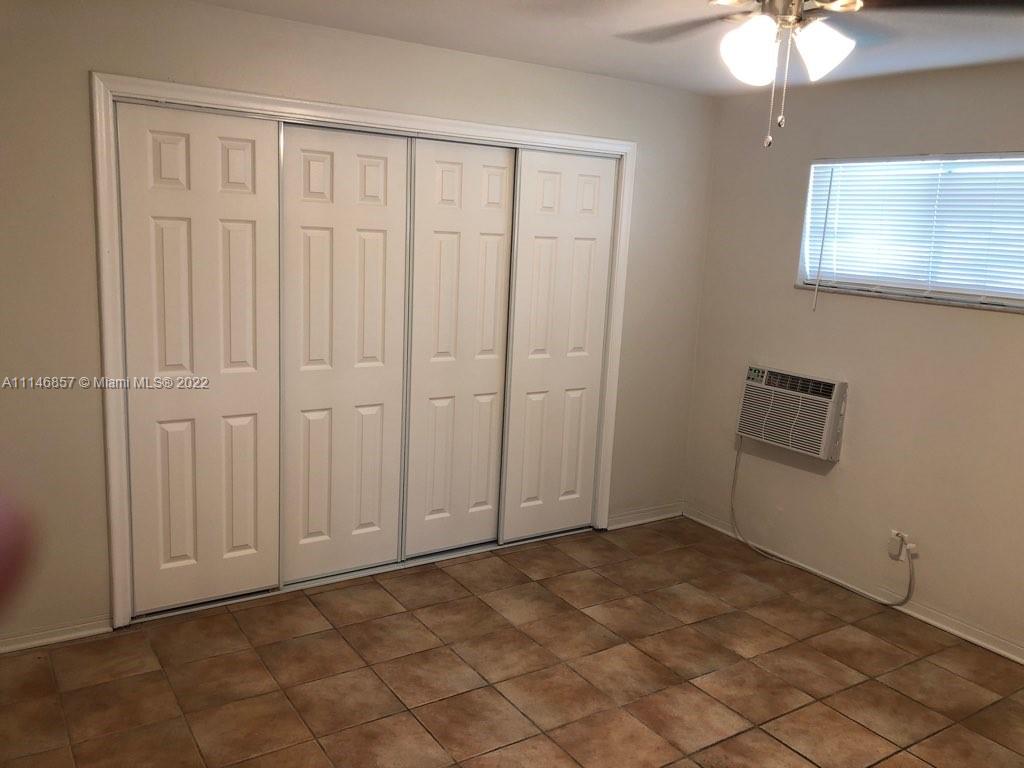 HOLLYWOOD LITTLE RANCHES - Residential Lease