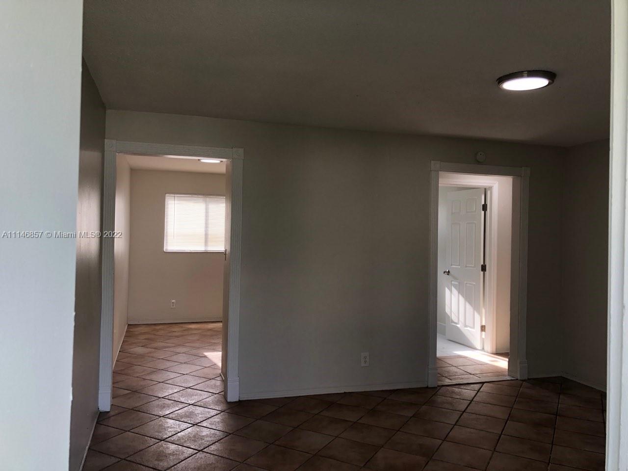HOLLYWOOD LITTLE RANCHES - Residential Lease