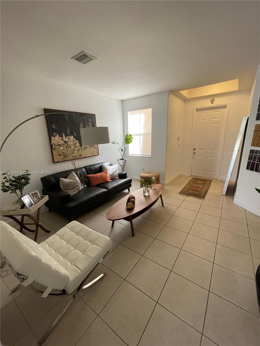 ISLANDS AT DORAL 1ST ADDN - Residential Lease