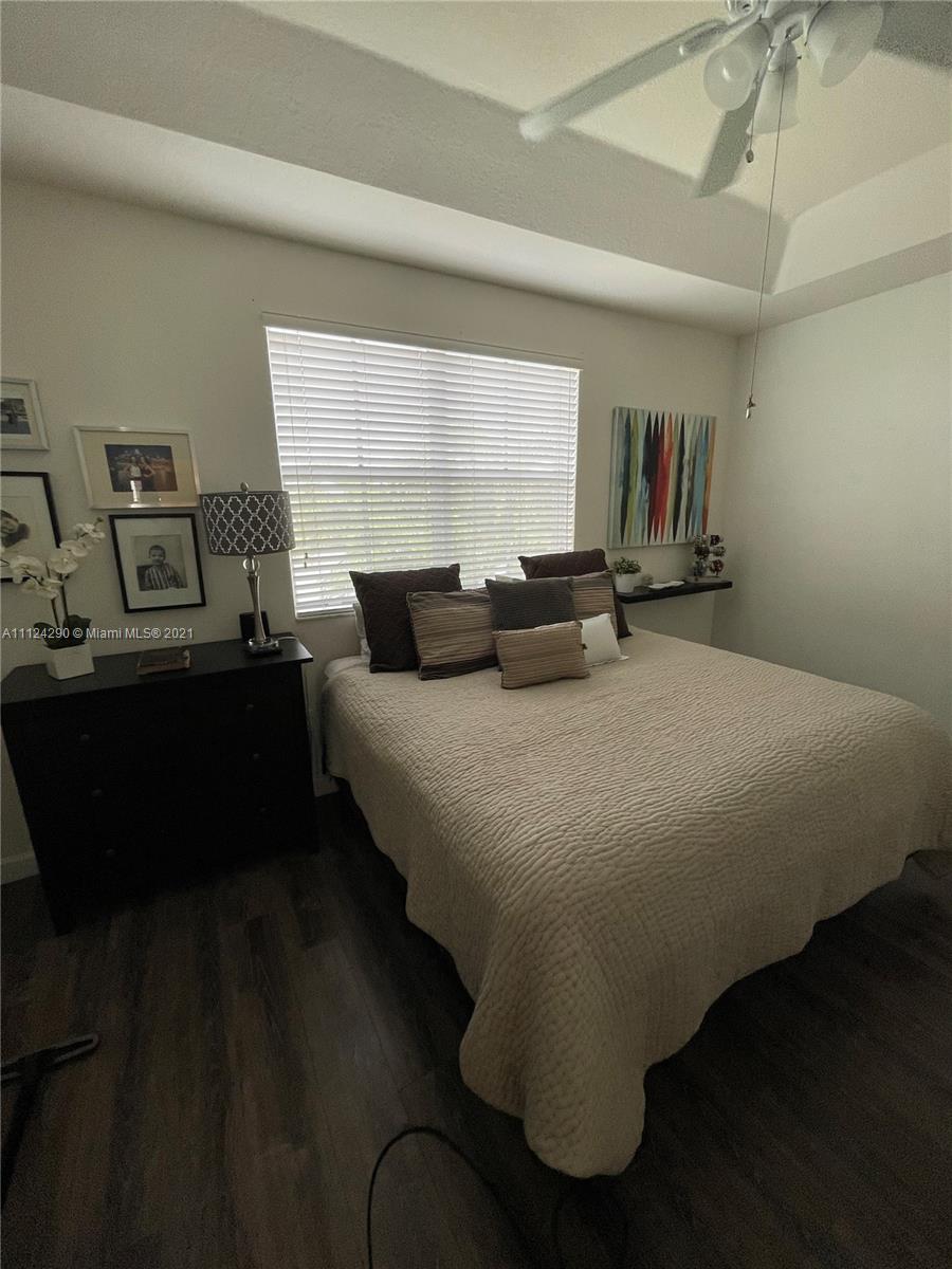 ISLANDS AT DORAL 1ST ADDN - Residential Lease