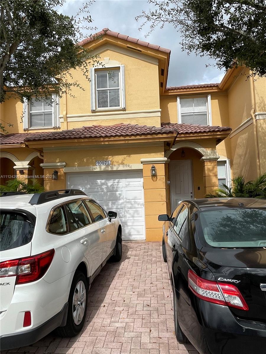 ISLANDS AT DORAL 1ST ADDN - Residential Lease